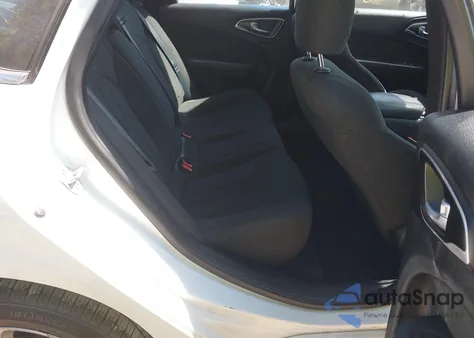 2015 Chrysler 200 Limited z USA, uszkodzony, nr VIN 1C3CCCAG9FN759750